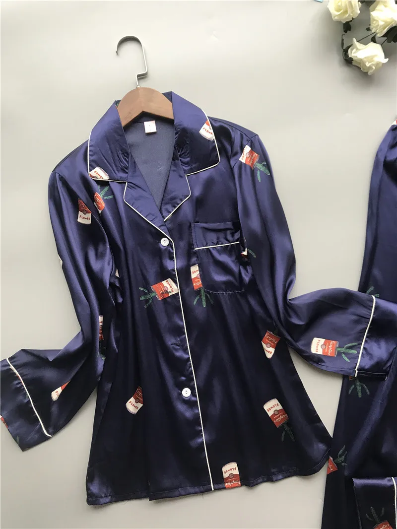 10145456817_2043651032