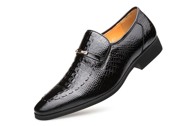 

Crocodile Pattern Genuine Leather Dress Shoes Man Fashion Soft leather flat bottom Man Business Shoe