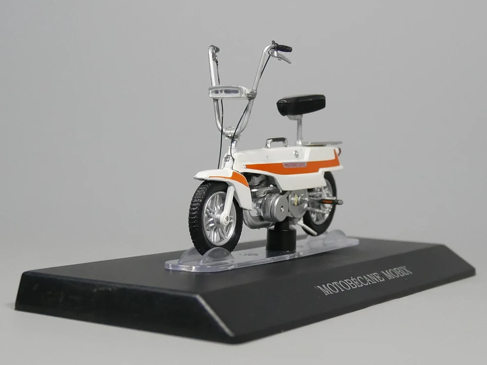 

Auto Inn - 1:18 Scale motorcycle MOTOBECANE MOBIX Diecast model