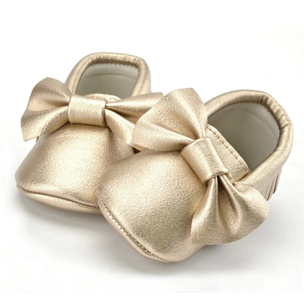 Для маленьких девочек мягкая обувь из ПУ кожа кисточкой Мокасины бантом дизайн Младенцы Детские кроссовки первые ходунки обувь для малышей