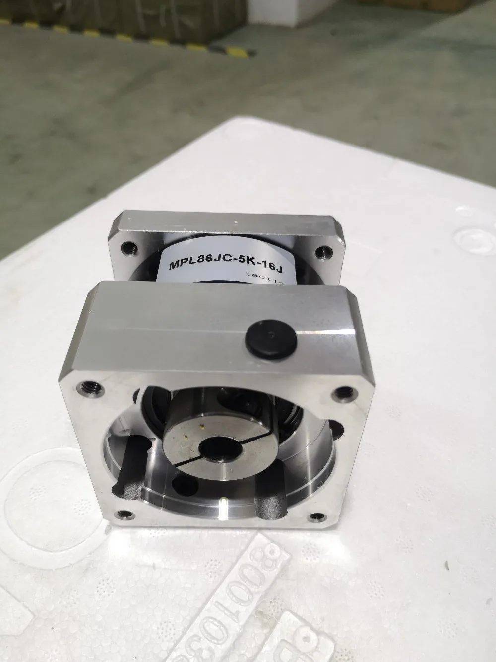 

Long Life 4:1 NEMA34 Planetary Gearbox for 86 mm Gear Stepper Motor 50N.m (6944oz-in) Rated Torque Gear Ratio 4:1