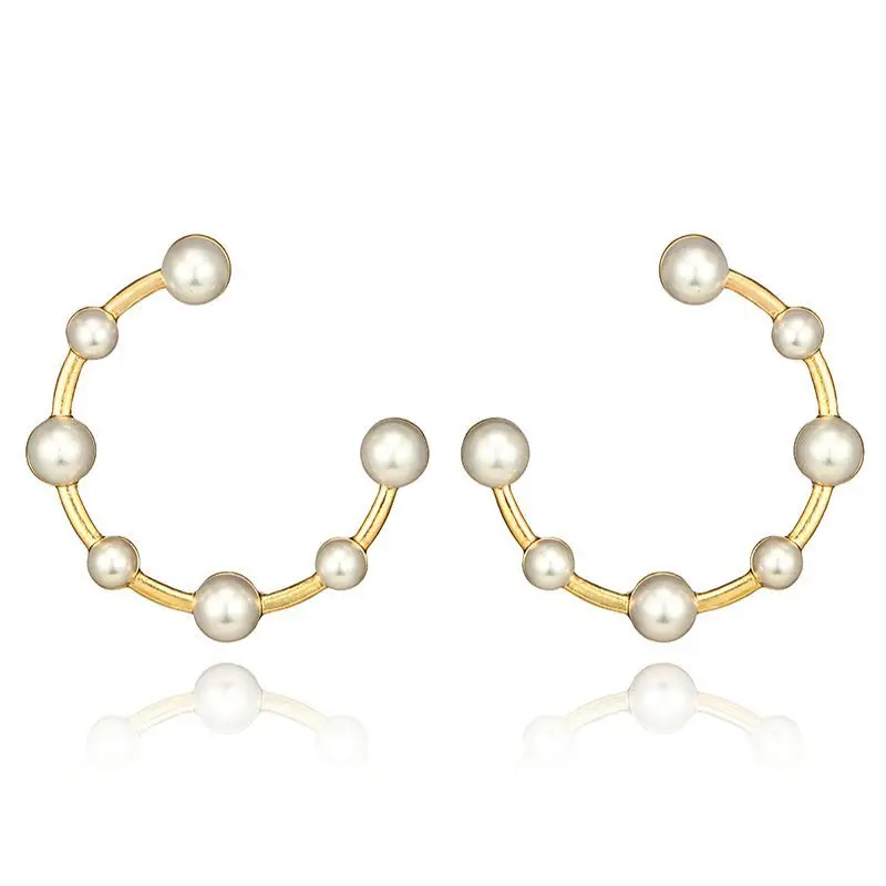 

Fashion Simple Type C Pearl Stud Earrings for Women Korean Semicircle Earrings Modern Creative Party Jewelry Best Gift Female