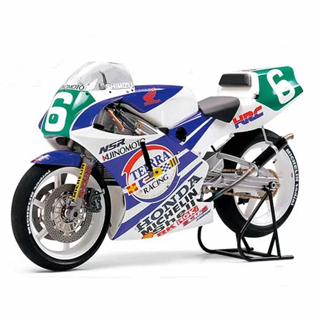 Сборка модели мотоцикла 14063 1/12 Ducati 888 Superbike Racer