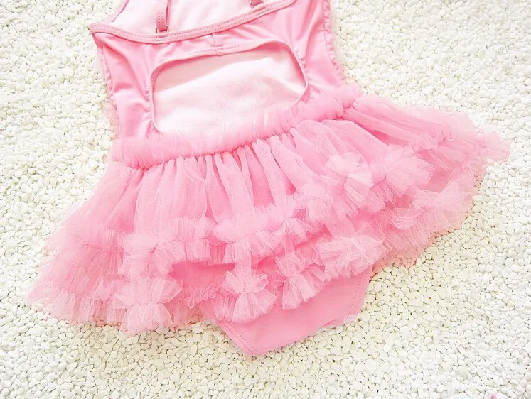 Розничная ; кружевные купальники принцессы для маленьких девочек. Боди из тюля для маленьких девочек+ шапочка для детей 1-4 лет розовый фиолетовый купальный костюм для малышей