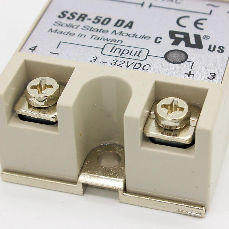 1 шт. SSR-50 DA SSR-50DA производитель 50A SSR реле вход 3-32VDC выход 24-380VAC хорошее качество с пластиковой крышкой Лидер продаж