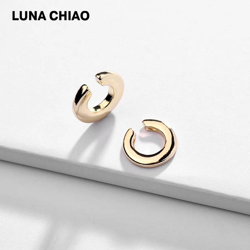 

LUNA CHIAO Gold Plating Alloy Metal Ear Cuff Set Huggie Hoop Earrings New Design