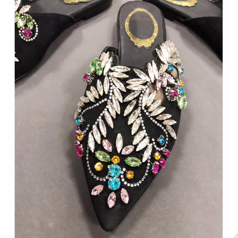 

Vintage Suede Women Slippers Crystal Rhinestone Pointed Toe Woman Flat Shoes 2019 Spring Autumn Muller Shoes Casual Flats Slides