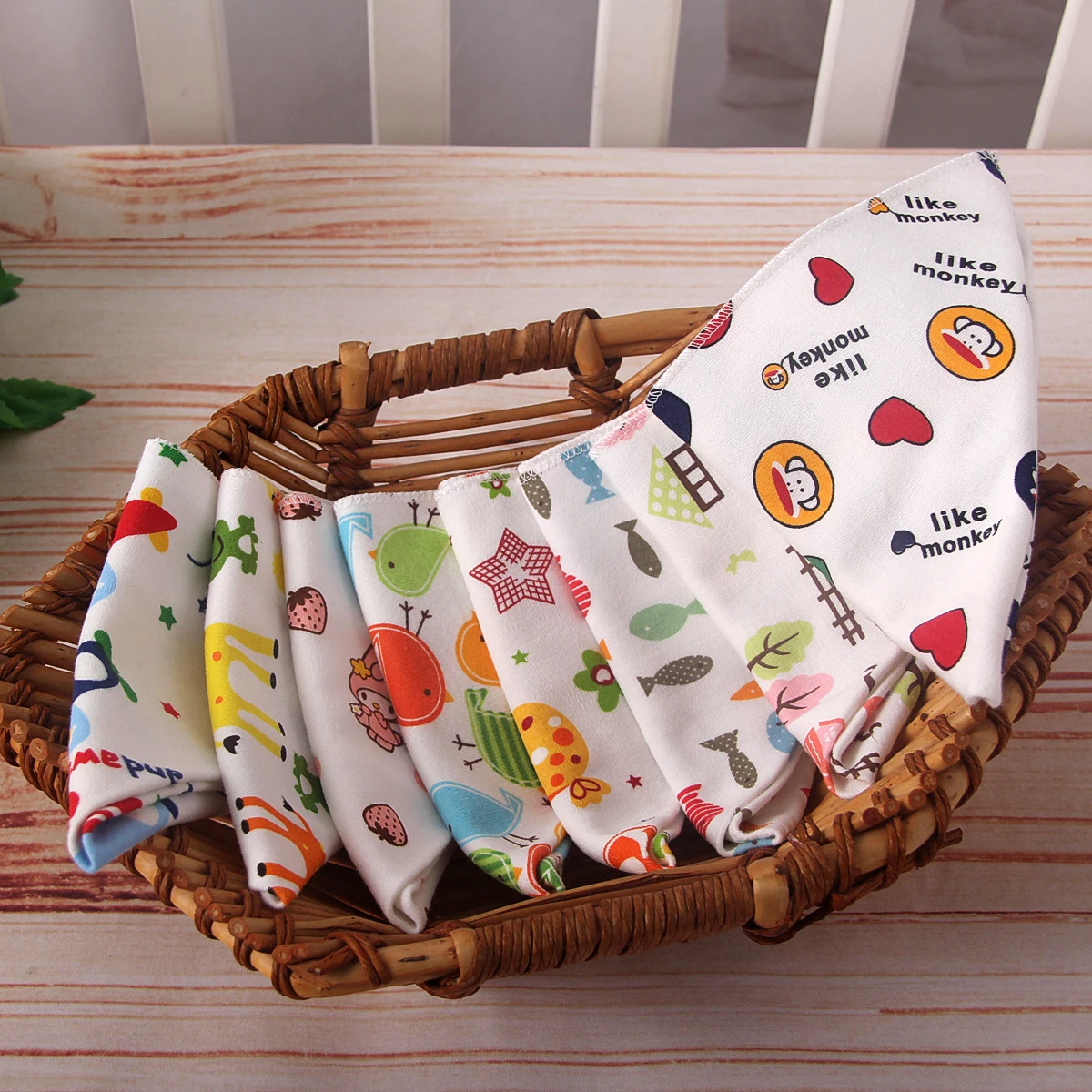 

Baby Bibs Newborn Child Baberos Bandana Bibs Saliva Towel Cotton Cartoon Baby Stuff Infant Burp Cloths Teething Breastplate