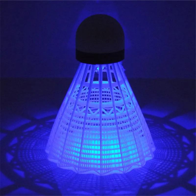 3 piezas oscuro de noche LED luz brillante-Nylon bádminton volantes de interior y al aire libre nuevo colorido de la iluminación bolas l436OLB 3 piezas oscuro de noche LED luz brillante-Nylon bádminton volantes de interior y al aire libre nuevo colorido de la iluminación bolas l436OLB