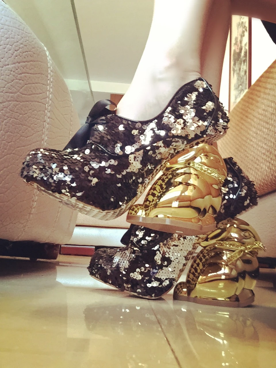 Новое поступление; милые женские туфли-лодочки на платформе; милые туфли-лодочки с золотым кроличьим каблуком и чешуей; блестящие женские туфли с круглым носком и перекрестными ремешками