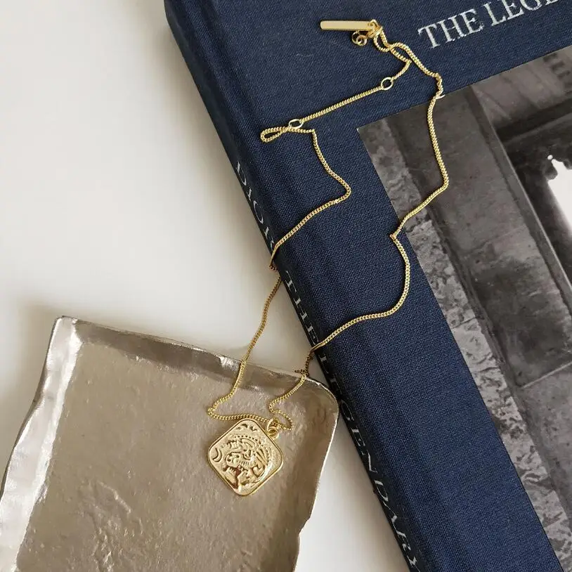 925 пробы Серебряная квадратная абстрактная монета подвеска ожерелье Золото дизайн элегантное ожерелье для женщин очаровательное серебряное ювелирное изделие