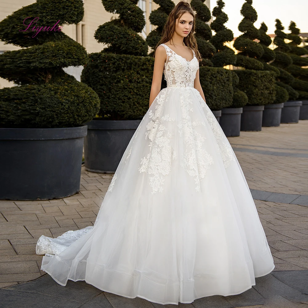

Liyuke 2019 New Ball Gown Wedding Dress Big Lace Flower Appliques Beautiful Bridal Customized