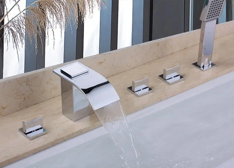 

Free ship Modern Design Chrome Finish Widespread Waterfall Bathroom Tub Faucet