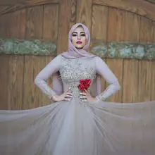 Gold Appliques Muslim Evening Dress 2017 Long Sleeves A line Tulle Formal Dresses and Dubai Flowers Hijab Women Evening Gowns