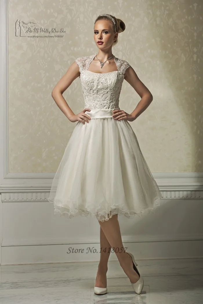 

Ivory Short Wedding Dress Lace Strapless Cap Sleeve Lace up Back Vintage Bridal Dresses Princess Vestido de Noiva Curto 2016