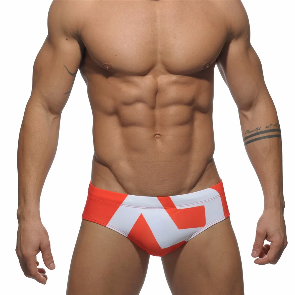 

2019 Swimwear Men Summer Mens Swim Briefs Sexy Geometric Beach Surfing Short Pants Striped Bathing Suit for Men