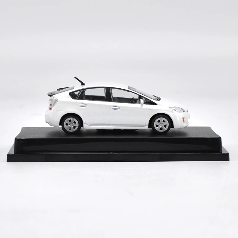  1:43 TOYOTA PRIUS Alloy Model Car Static high simulation Metal Model Vehicles With Original Box