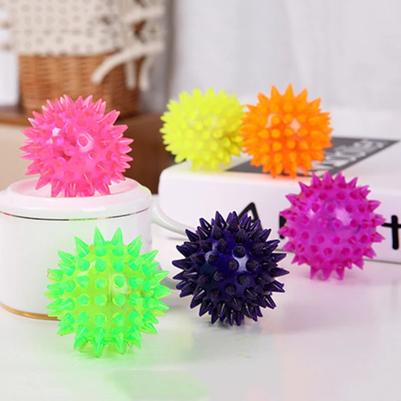 Pet Dog Puppy Flashing Light Up Spikey Balls Kids ToysBalls Funny Novelty Sensory Hedgehog spikes Ball Playing Toy Random Color