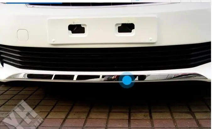

The highlight of the lower bumper trim finish the front bumper bar Kai for Toyota Camry 12-14