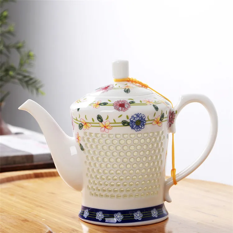 Традиционный китайский улей синий белый фарфоровый чайник 660 мл Древний китайский керамический чайный горшок пуэр Kongfu чайный сервиз время самовар - Цвет: Spring Scene