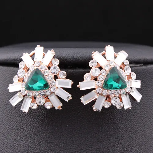 

SWOUR New Fashion Jewelry Gold Color Rhinestone Crystal Triangle Design Stud Earrings E186