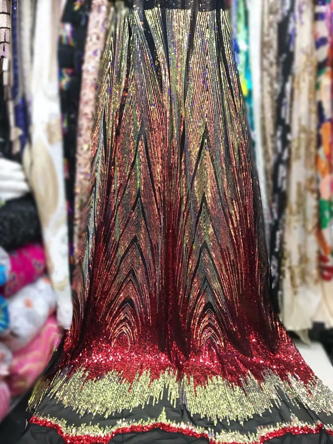 

Red Gold Color African Lace Fabric 2018 High Quality French 3D Lace Fabric With Sequence Lace Fabric For Wedding Party Dress