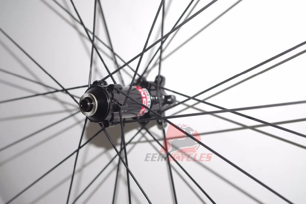 Perfect 1090g Lightest  26er Carbon MTB XC Wheels 24mm x 24mm 26 inch Tubeless Clincher Hookless Mountain Bike Wheel set 24 28 Holes 5