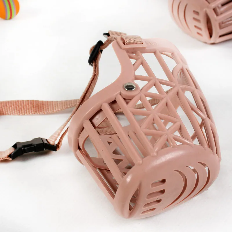 HOOPET Baskerville Ultra Dog No Bite Muzzle Comfortable Soft Plastic Mesh Basket Protect the Furniture Dog Suppliers