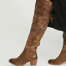 Модные Винтажные коричневые кожаные женские сапоги до колена В рыцарском стиле, популярные женские высокие сапоги на шнуровке сзади, сапоги в ковбойском стиле на квадратном каблуке