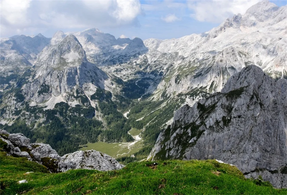 Горный массив альп. Природа швейцарии альпы. Доломитовые альпы мармолада. Доломиты италия. Гора триглав словения.