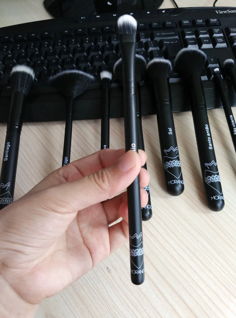 cosmetic brushes 02