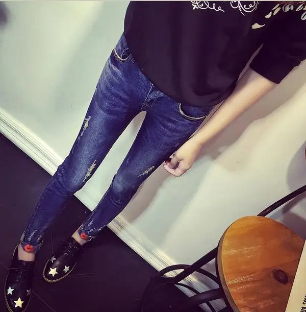 5XL Plus size new women denim pants female wearing Red lips print jeans Slim pencil pants