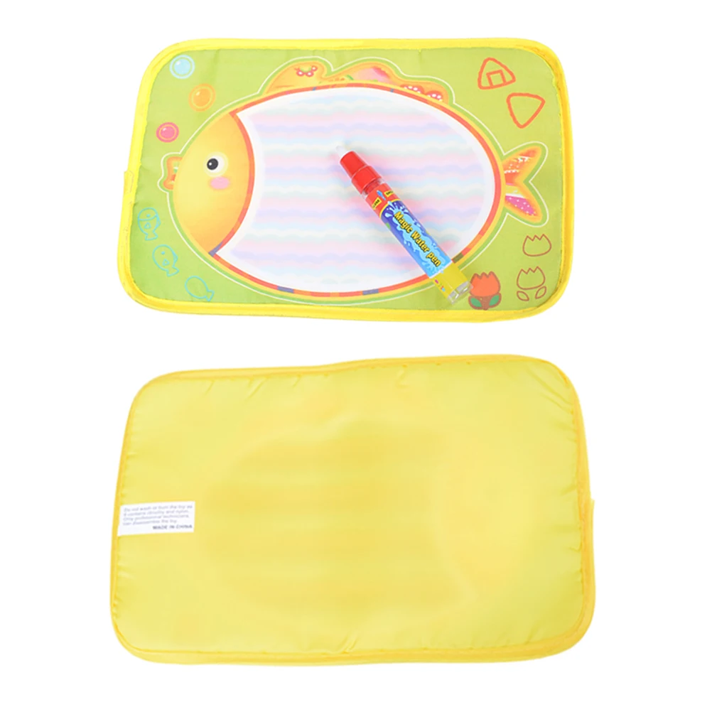 1 PZ Bambino Pesci Colorati disegno Acqua Doodle Tavolo Da Disegno Del Bambino Acqua gioco mat Giocattoli Con Magic Pen 29x19 cm in 1 PZ Bambino Pesci