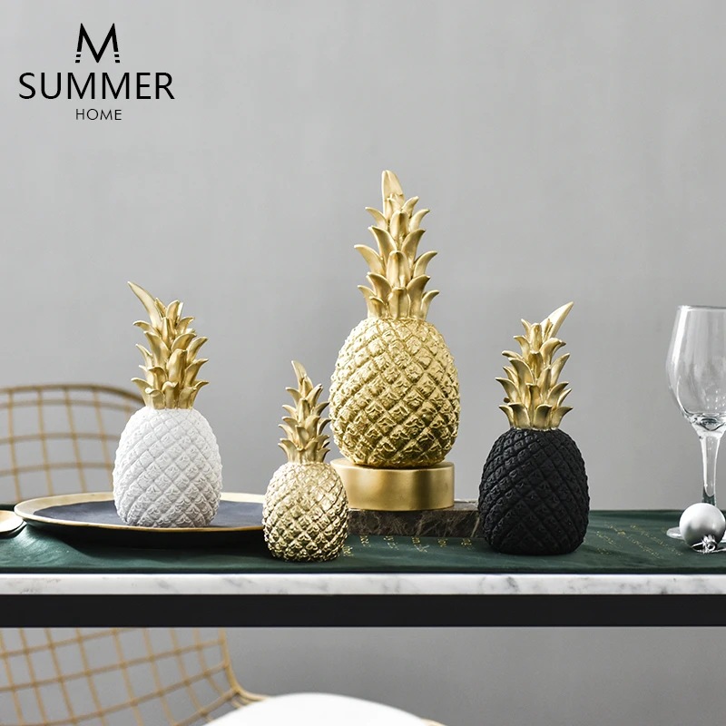 creative resin Golden pineapple statue home decor crafts room