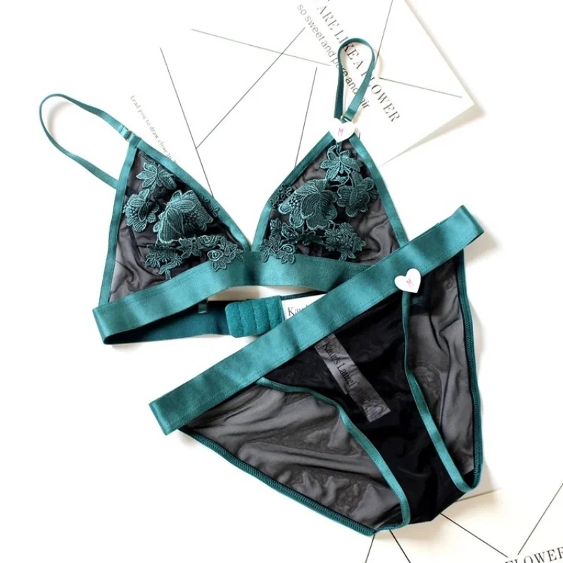 

Embroidery Bra Set Seamless Underwire Bra Push Up Plus Size Bralette Two Piece Lingerie Set Sexy Outfits Lace Underwear Women