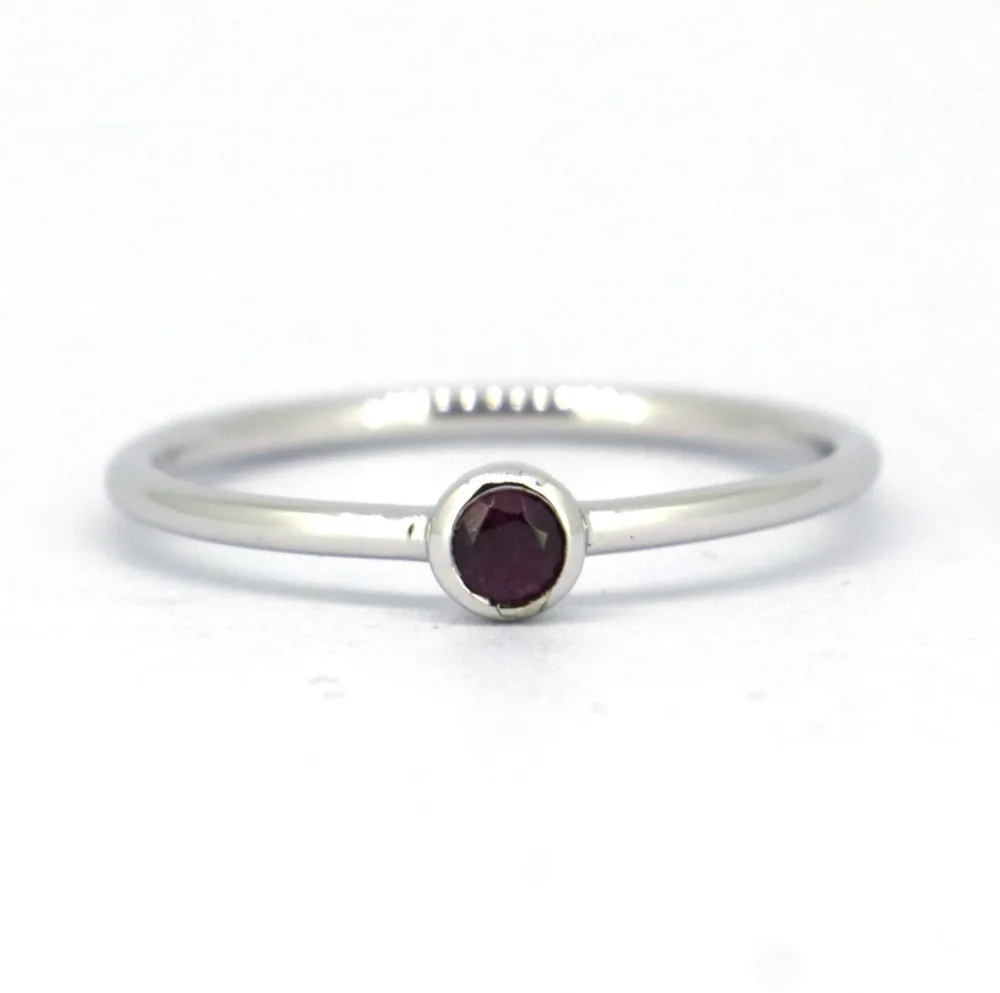 

Wellmade Solid 925 Sterling Silver&3mm Natural Garnet Stackable Ring