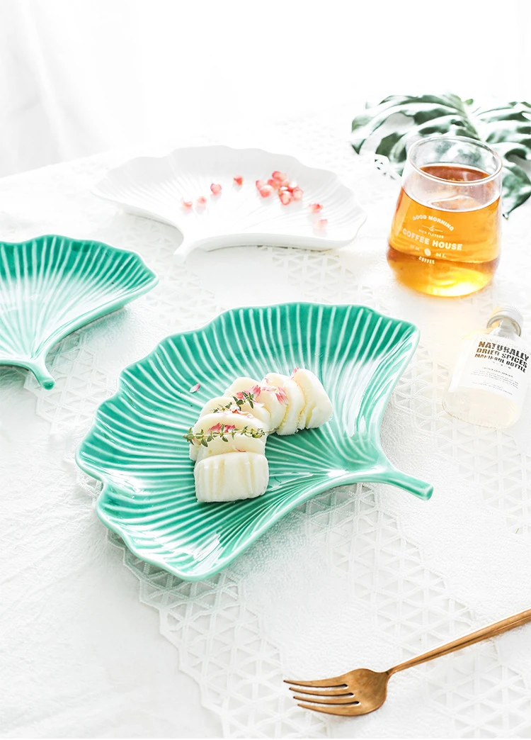 Maple-leaf-Plate_01