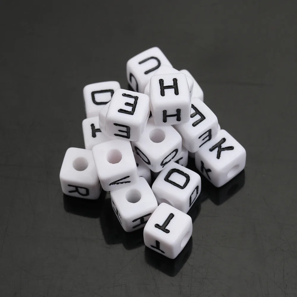 Дорин коробка алфавитные буквы, данные в хаотичном/алфавитном порядке кубический бусины 10x10 мм(3/"), продаются упаковками в 100(B17876