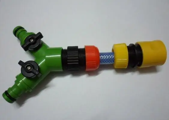 

Two way valve to divide water flow with 1/2'' hose connector