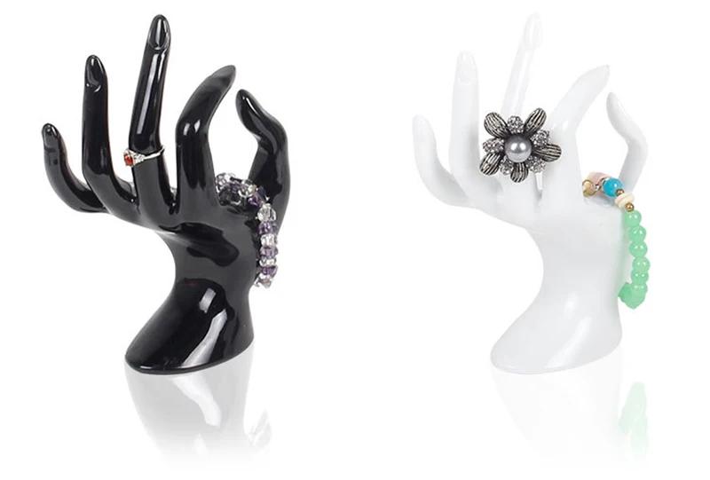 3497085611_434861876