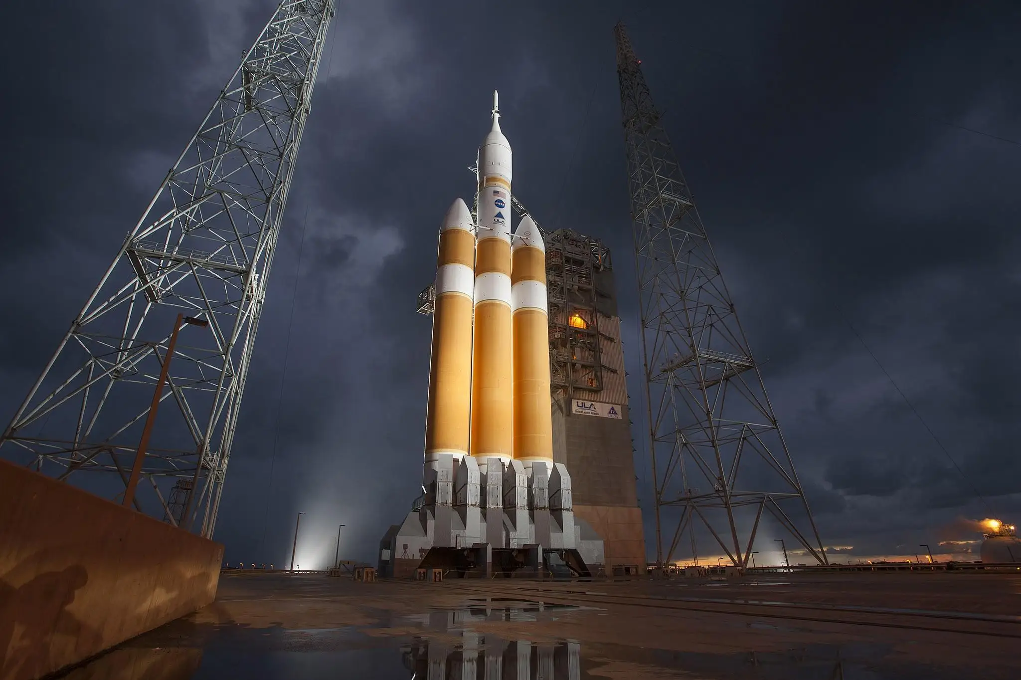 landscapes-clouds-storms-NASA-spaceships