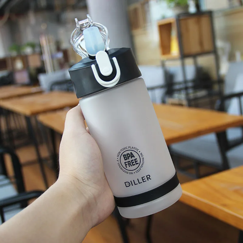 

Tritan Material Water Bottle Frosted Drop Sippy Cup Plastic Outdoor Student Silicone Nipple Spring Pot 550ml/750ml/850ml