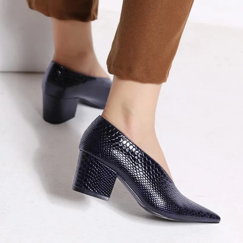 sapato de salto com cadarço feminino
