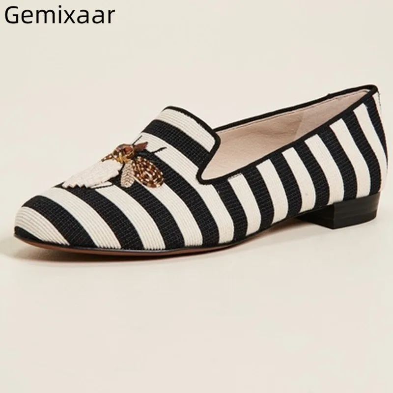 

Canvas Embroider Platform Women Shoes Round Toe Slim Shallow Footwear Elegant String Bead Embroider Leisure Shoes Women Flats