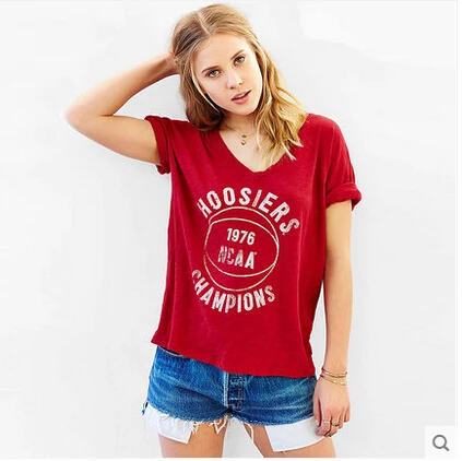 red t shirt outfit women's