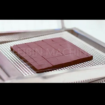 

Chocolate cutting machine