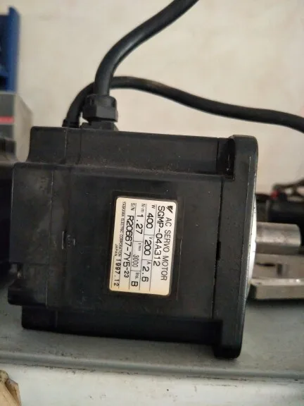Servo motor SGMP-04A312 Used one 90% appearance new 3 months warranty fast shipping | Обустройство дома