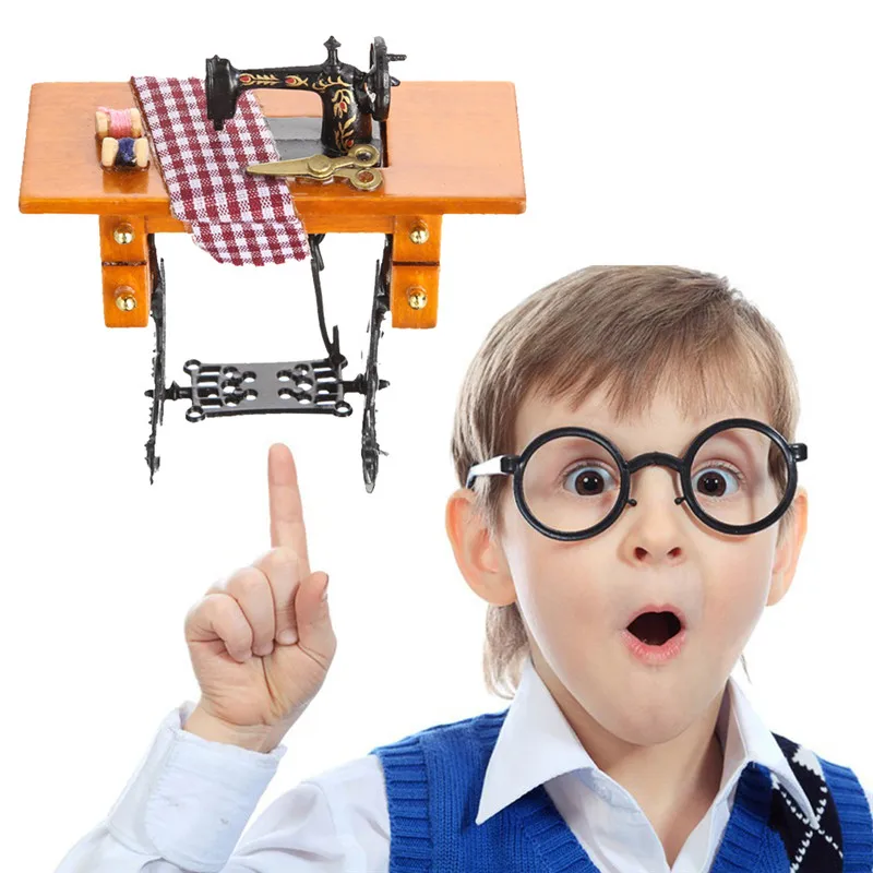 Mini 1:12 Simulated Sewing Machine With Thread Scissors Cloth Fun Kids Pretend Play Game Toy Dollhouse Playing House Toys Set Mini 1:12 Simulated Sewing Machine With Thread Scissors Cloth Fun Kids Pretend Play Game Toy Dollhouse Playing House Toys Set