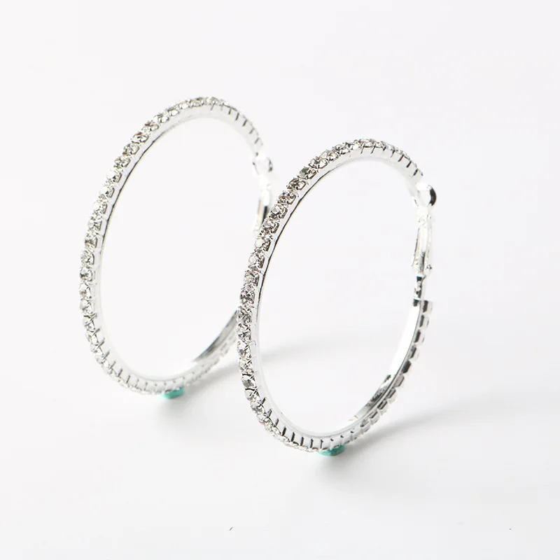 

CINDY XIANG 2018 Silver Color High Polished Hoop Earrings Paved with AAA Austrian Cubic Zirconia for Wedding Party Jewelry