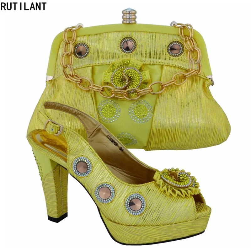 

New Arrival Yellow Color Italian Shoes with Matching Bags Set Decorated with Rhinestone African Women Wedding Shoe with Bag Set
